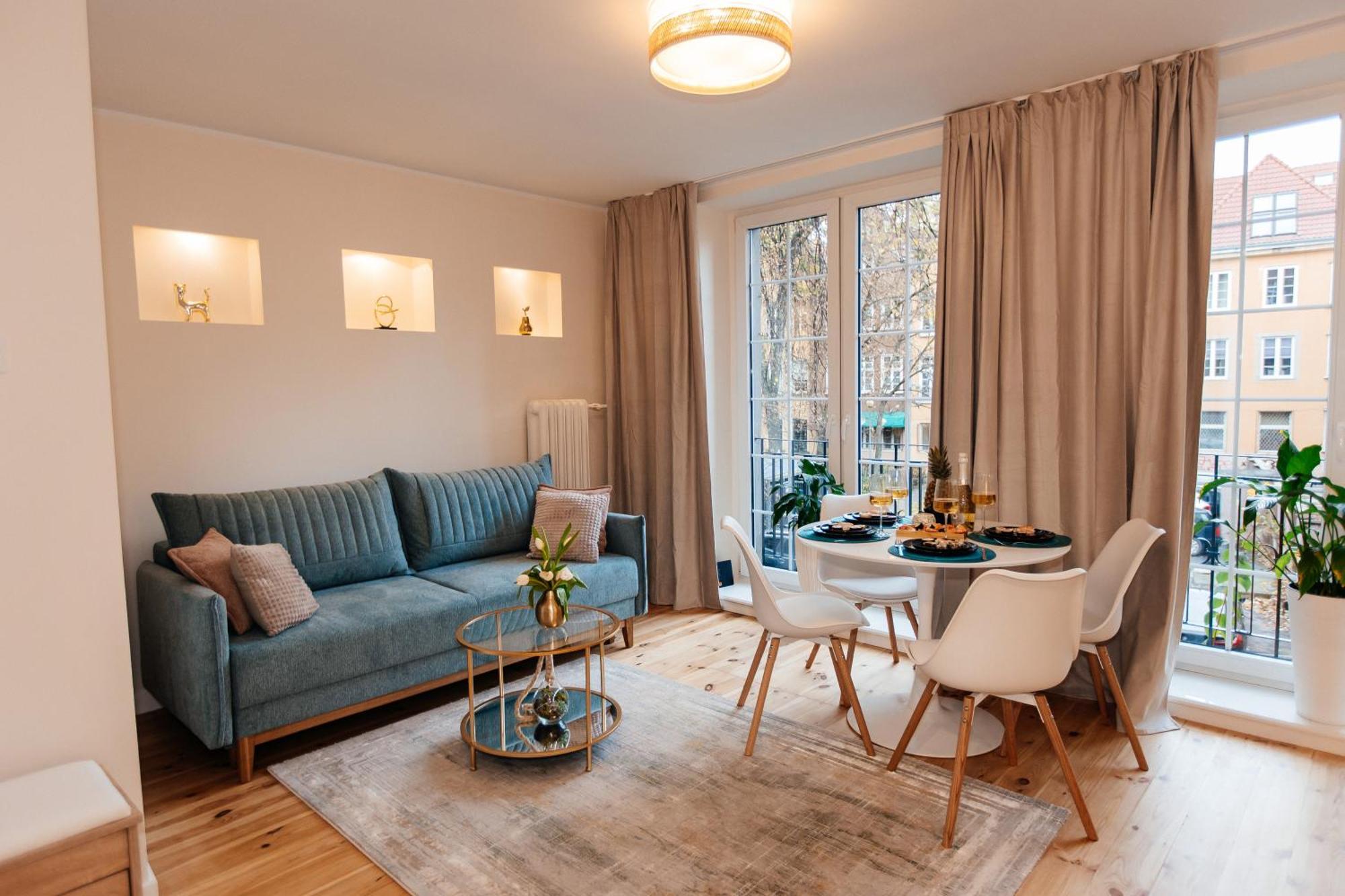 Maya's Flats & 27 - Beautiful On Piwna Street In The Old Town Apartment *
