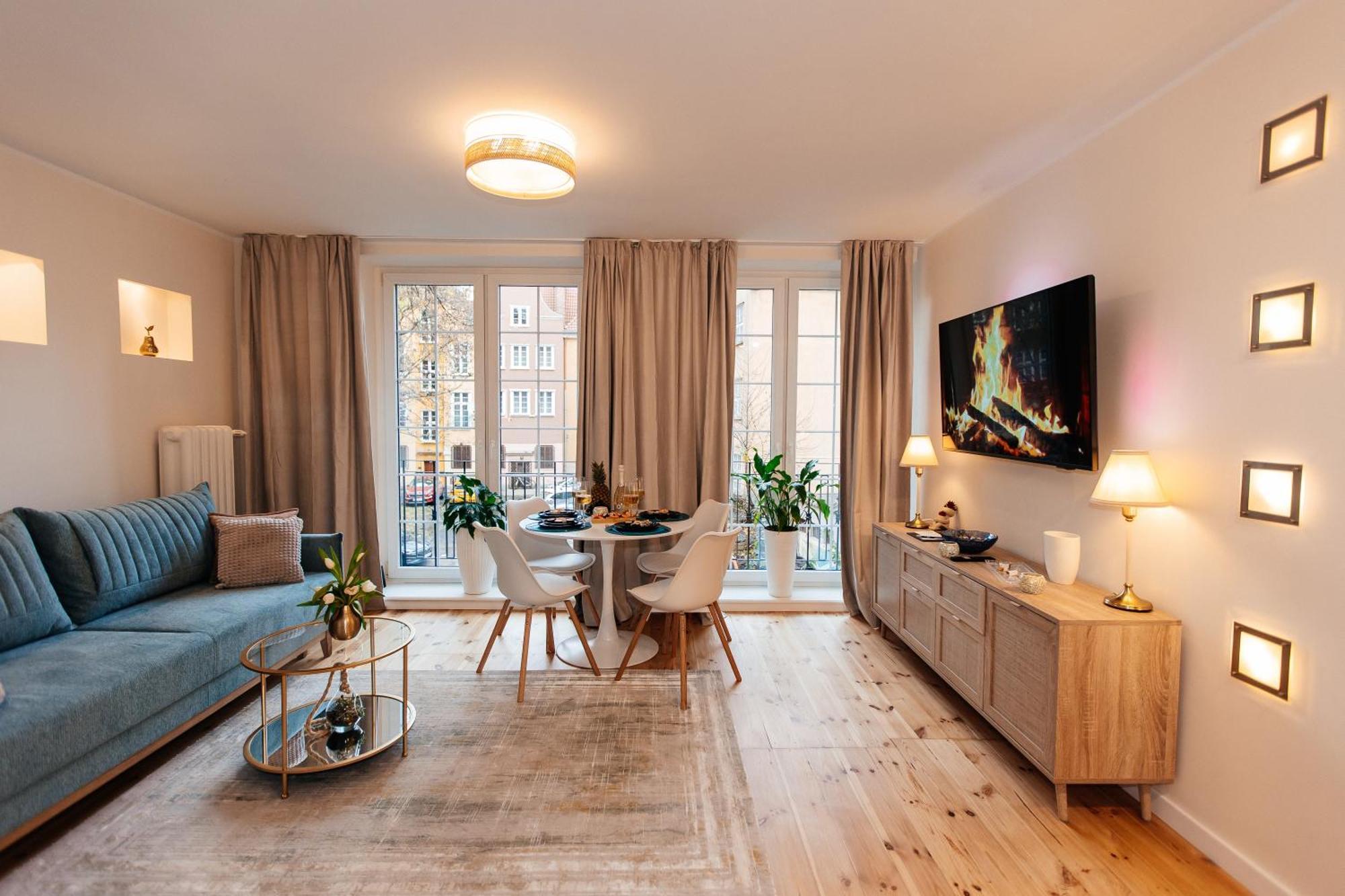 Maya's Flats & 27 - Beautiful On Piwna Street In The Old Town Gdansk