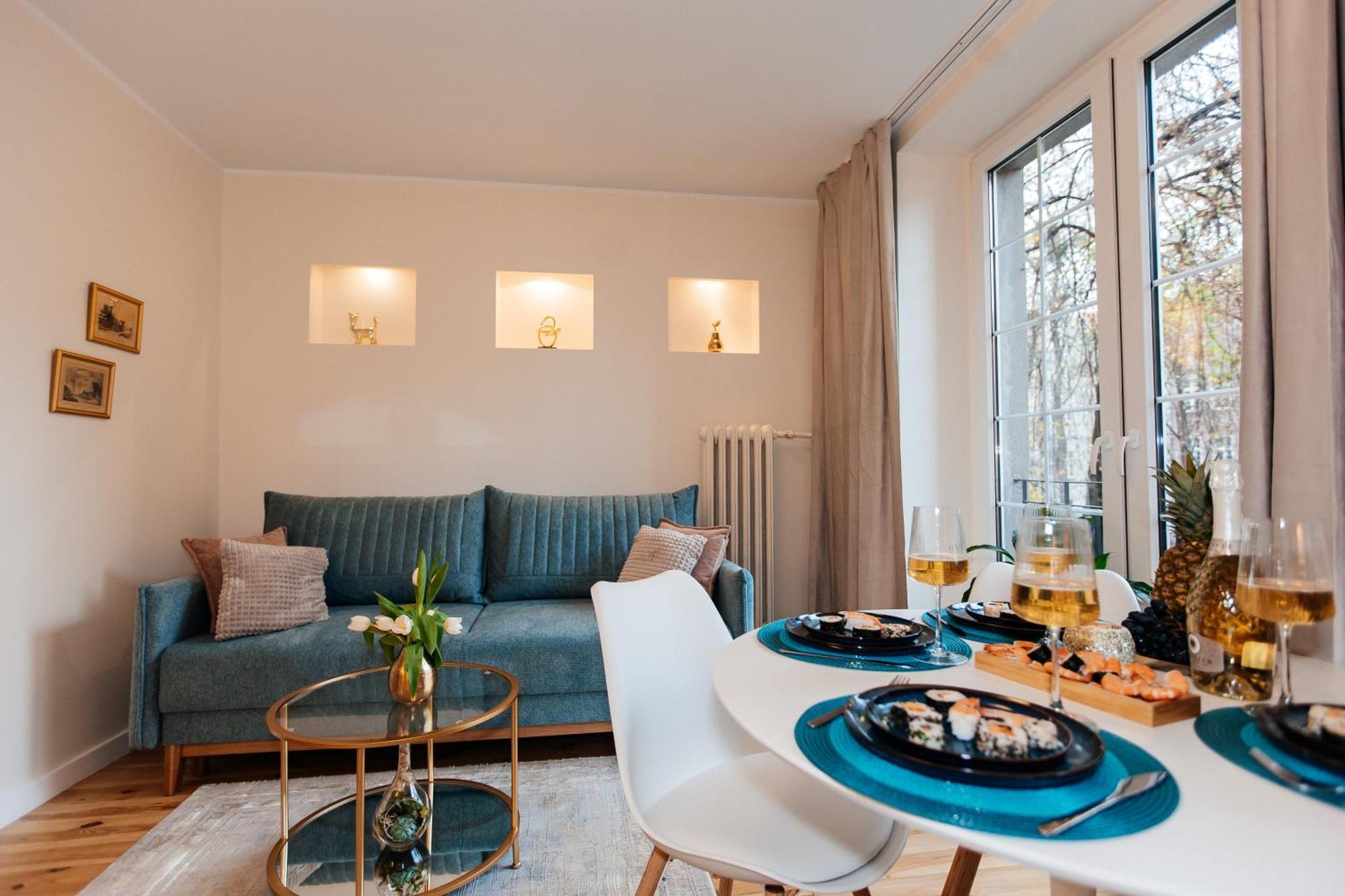Maya's Flats & 27 - Beautiful On Piwna Street In The Old Town Apartment *