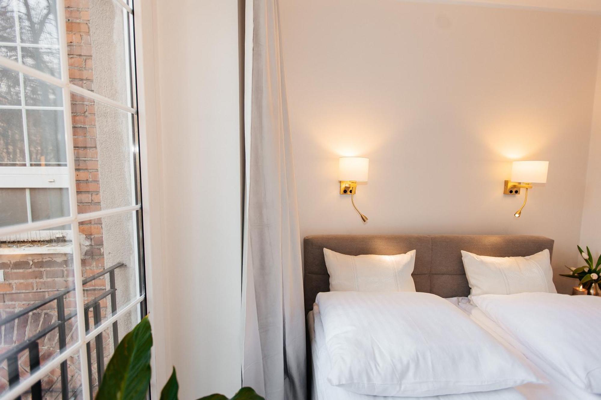 Maya's Flats & 27 - Beautiful On Piwna Street In The Old Town Apartment *